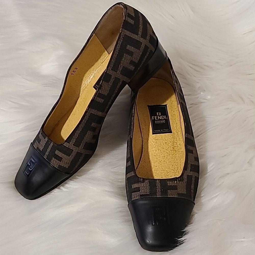 💯 Authentic Fendi Monogram Shoes Size 36.5 🍀
